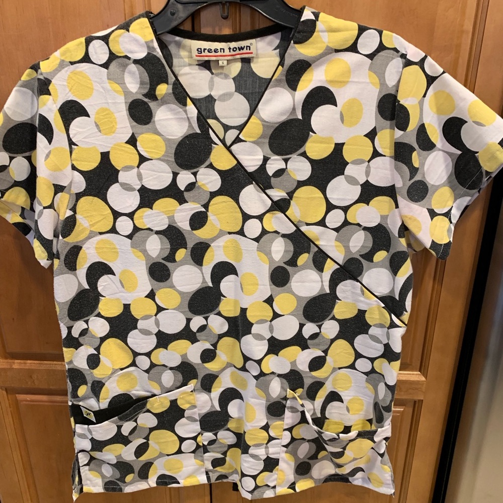 Women’s scrub top